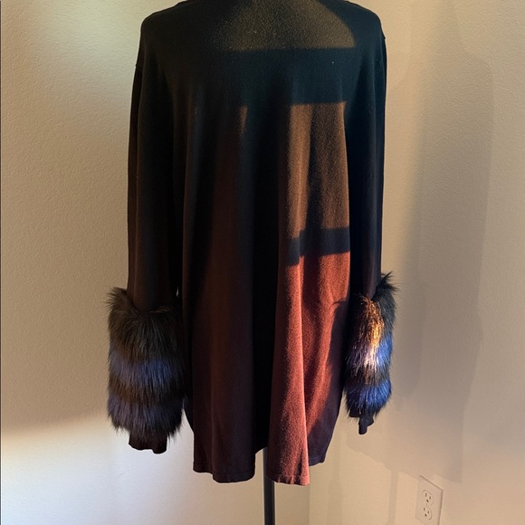 Alfani Black and Brown Sweatshirt with Faux Fur Cuffs - Picture 7 of 11